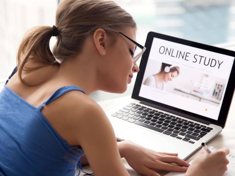 Why Online Classes Don't Always Pass
