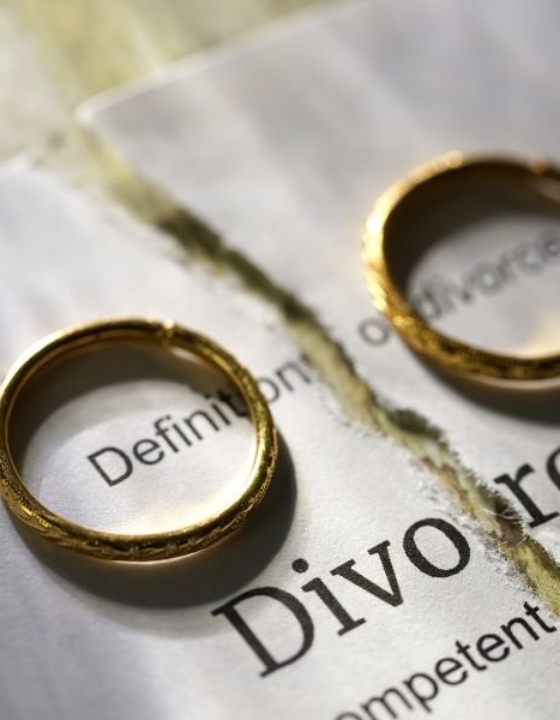 Getting Through A Divorce: 6 Reasons Why You Need Legal Help